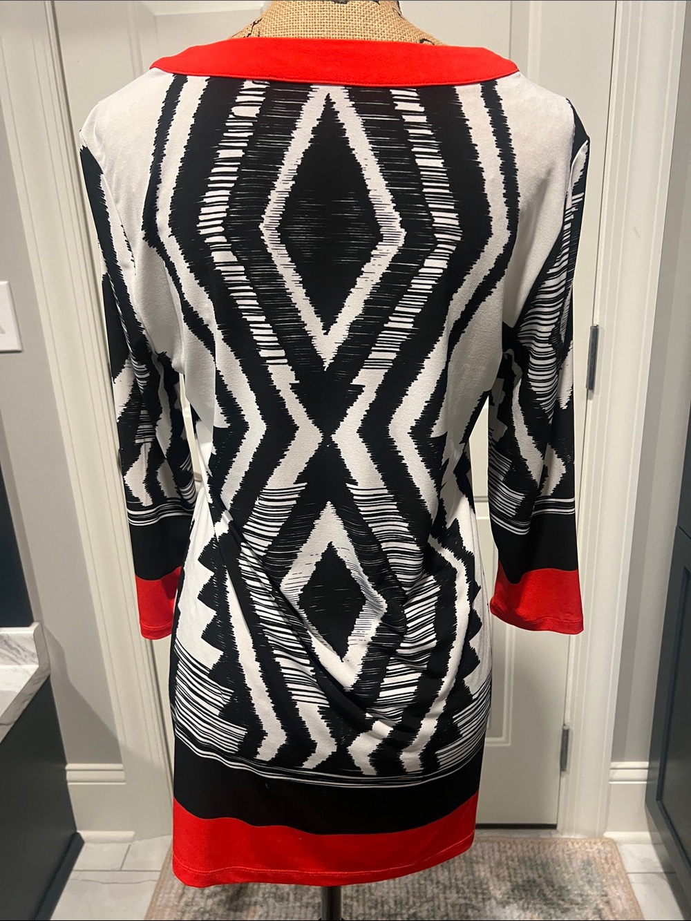 Multiples Sz S Black White Tunic Orange/Red Trim‎ Beaded Neck Pattern Artsy - Picture 4 of 10